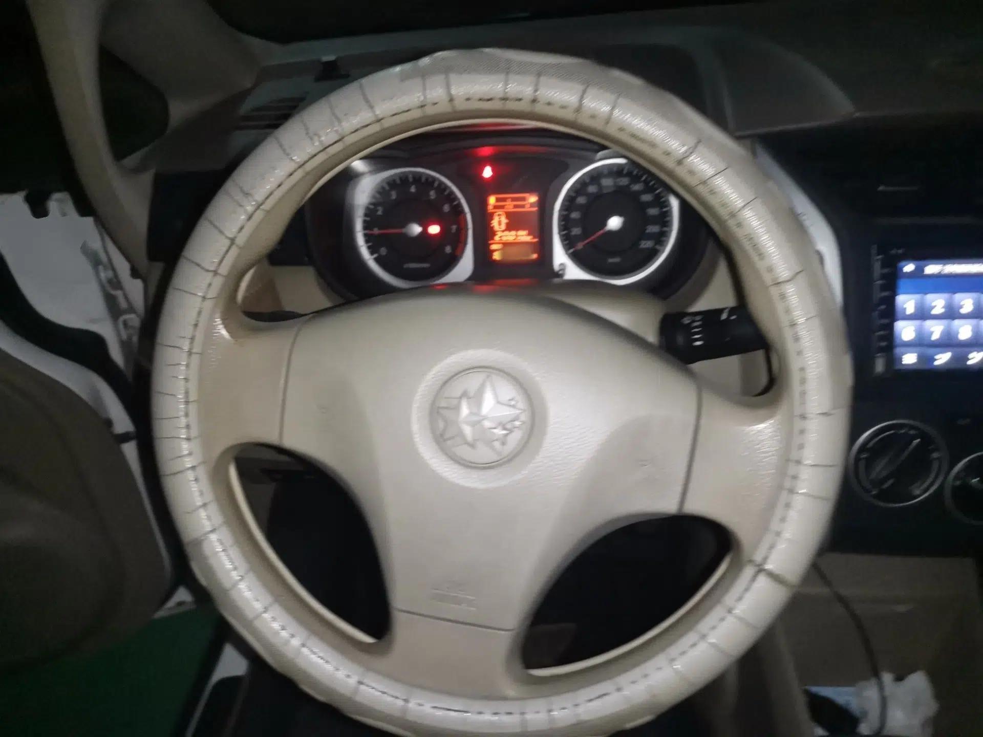 Venucia D50 2012 1.6L Manual Comfort Edition — миниатюра 10