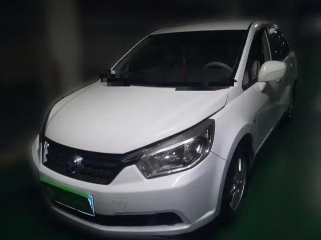 Venucia D50 2012 1.6L Manual Comfort Edition