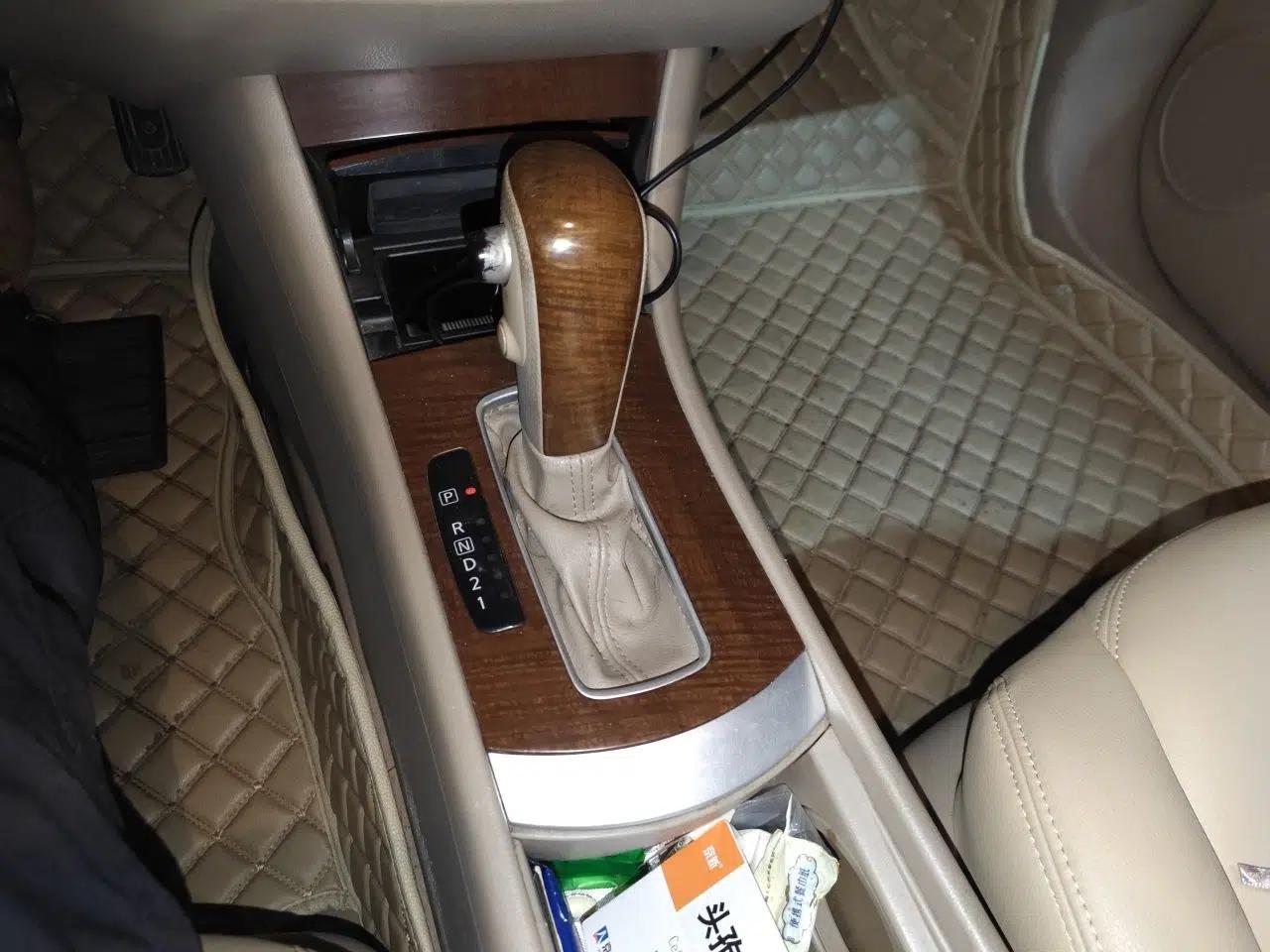 Nissan Sylphy 2009 1.6XE Automatic Comfort Edition — миниатюра 14