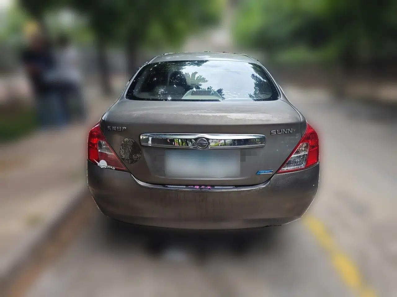 Nissan Sunny 2011 1.5XE Manual Comfort Edition — миниатюра 5