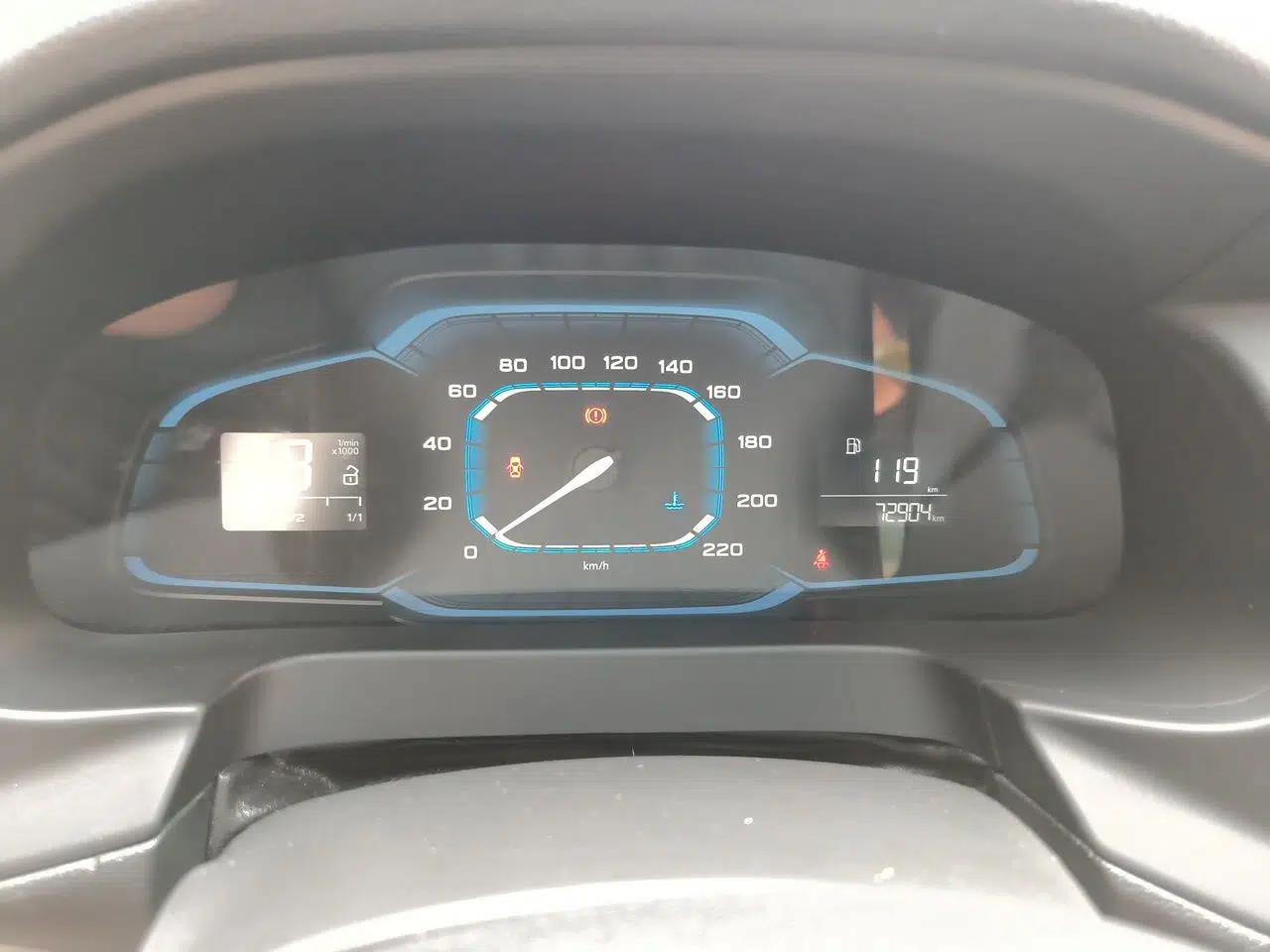 Roewe 360 2016 1.5L Manual Smart Screen Version — миниатюра 11