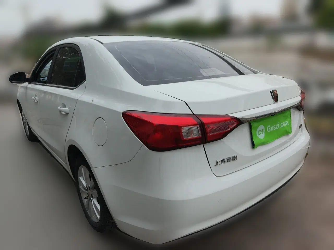 Roewe 360 2016 1.5L Manual Smart Screen Version — миниатюра 4