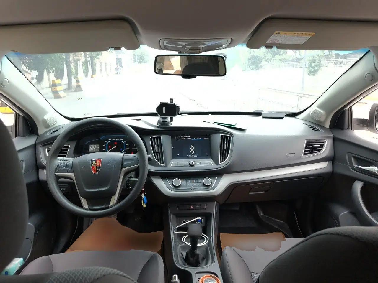 Roewe 360 2016 1.5L Manual Smart Screen Version — миниатюра 9