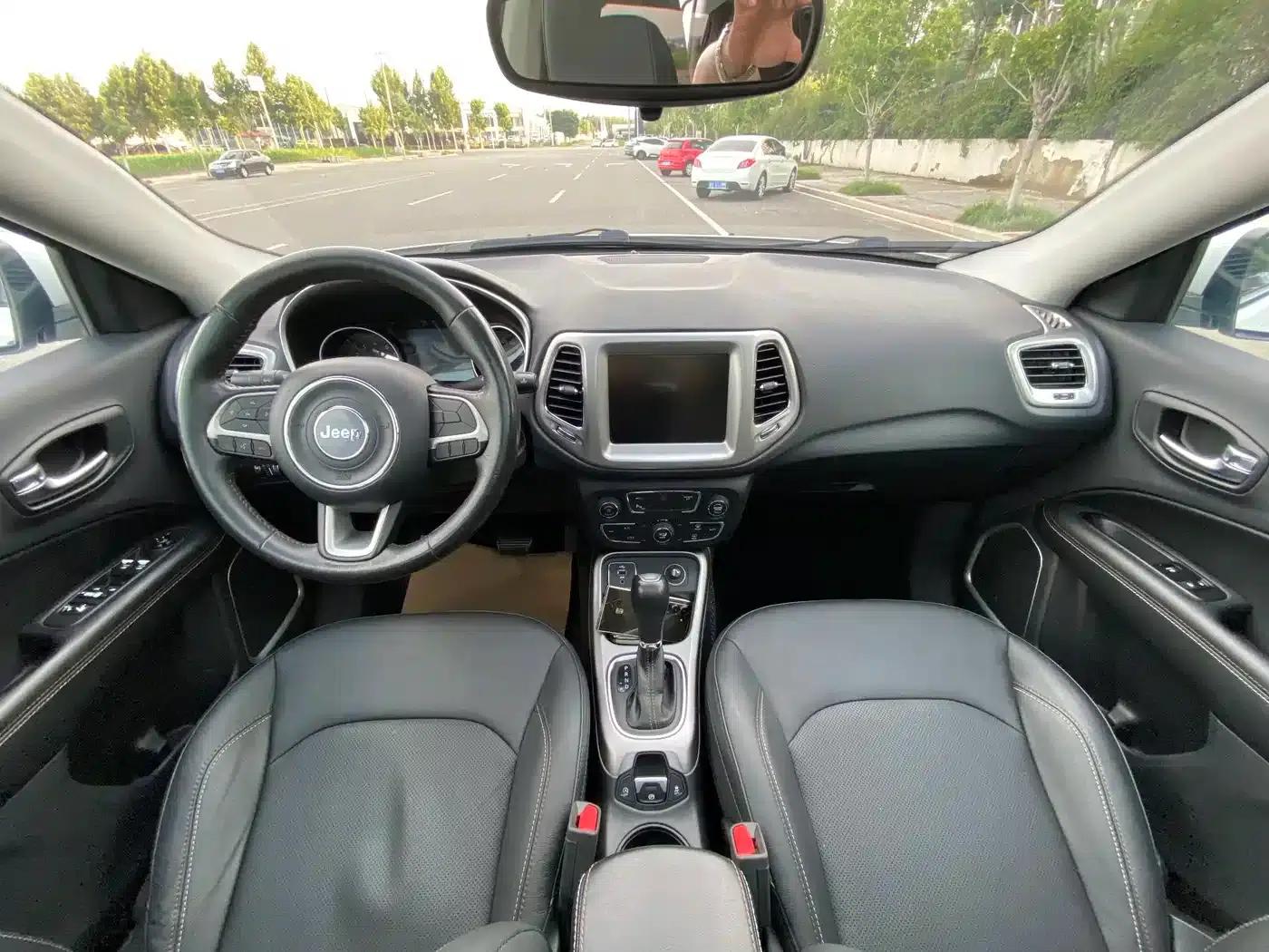 Compass 2017 200T Automatic Family Edition — миниатюра 8