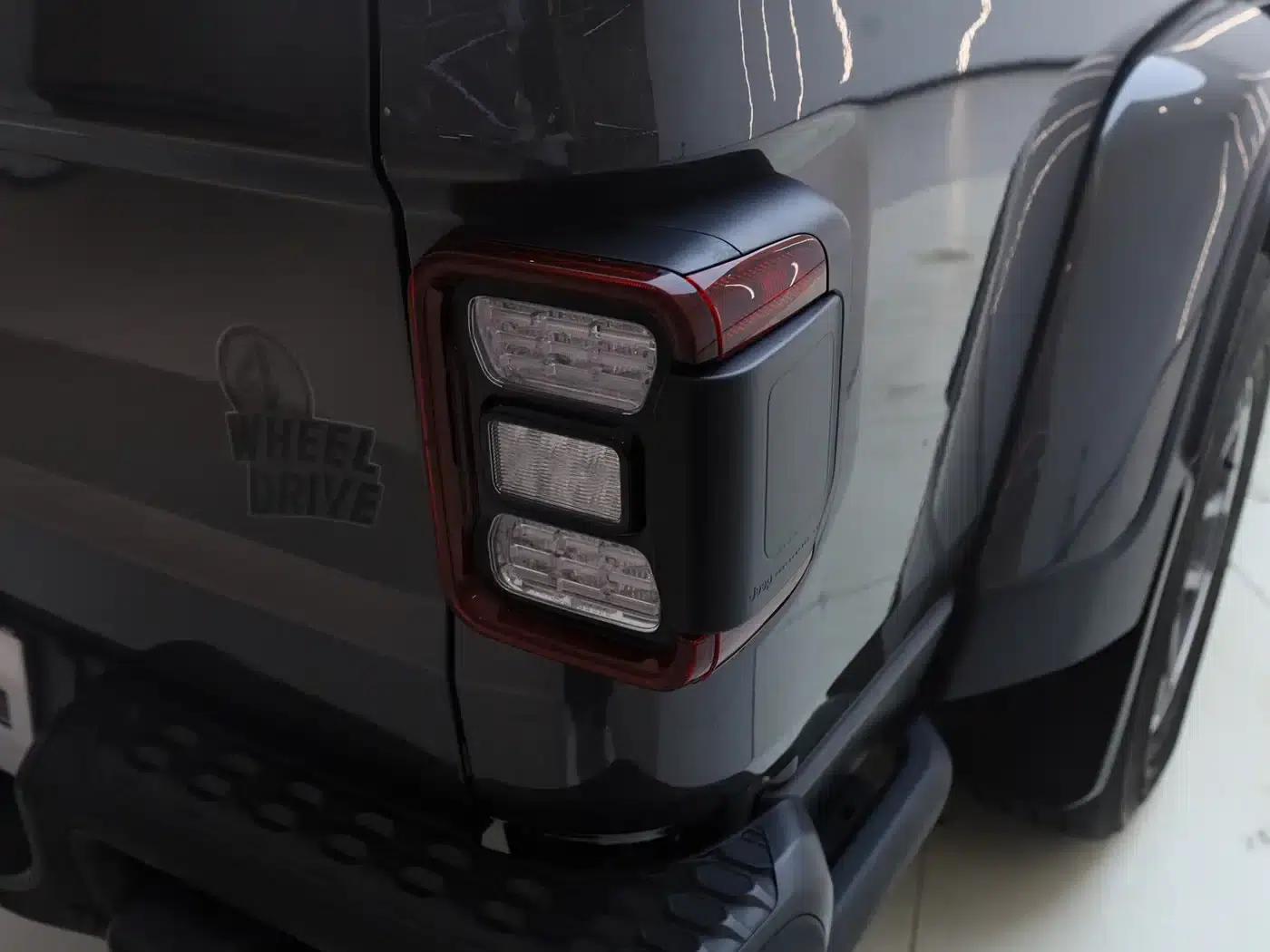 Gladiator 2022 3.6L First Edition — миниатюра 24