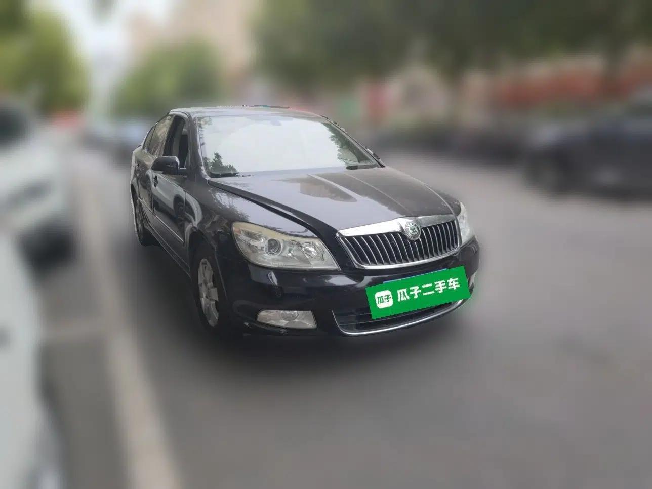 Skoda Octavia 2010 1.6L Manual - Yijun Version — миниатюра 3