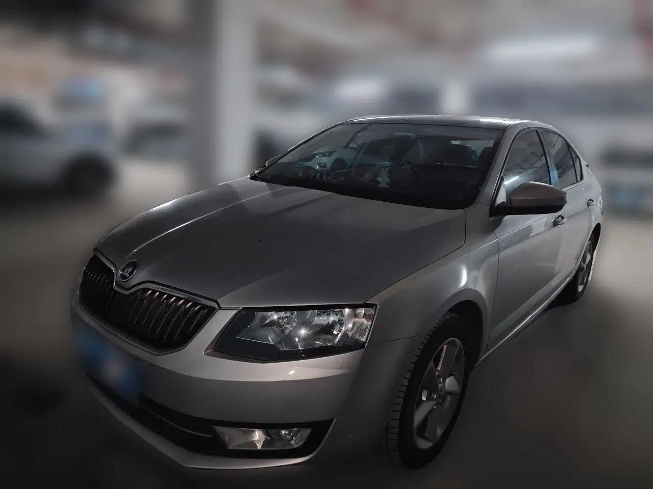 Skoda Octavia 2015 1.6L Automatic Yijun Edition — миниатюра 1