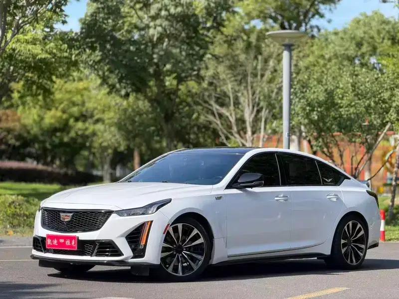 2022 Cadillac CT5 28T Luxury — миниатюра 1