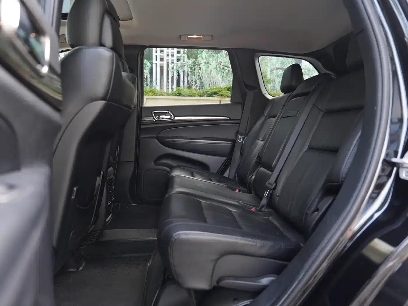 2012 Jeep Grand Cherokee (Imported) 3.6L Comfort Navigation Edition — миниатюра 14