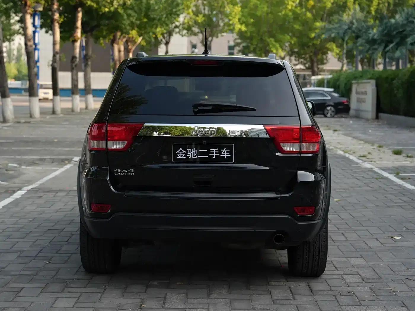 2012 Jeep Grand Cherokee (Imported) 3.6L Comfort Navigation Edition — миниатюра 6
