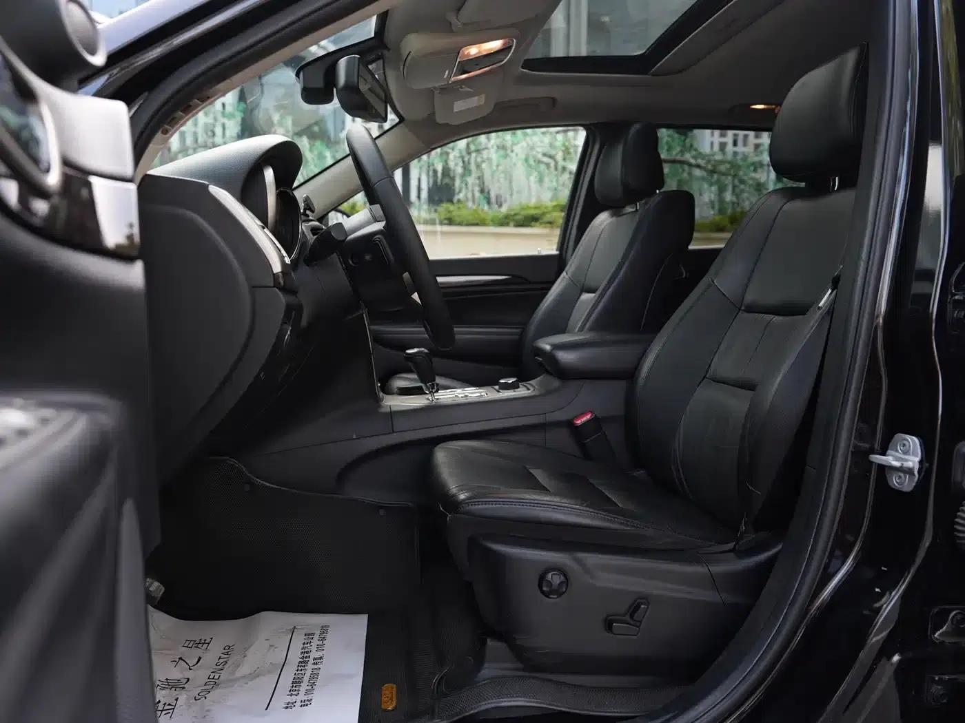 2012 Jeep Grand Cherokee (Imported) 3.6L Comfort Navigation Edition — миниатюра 10
