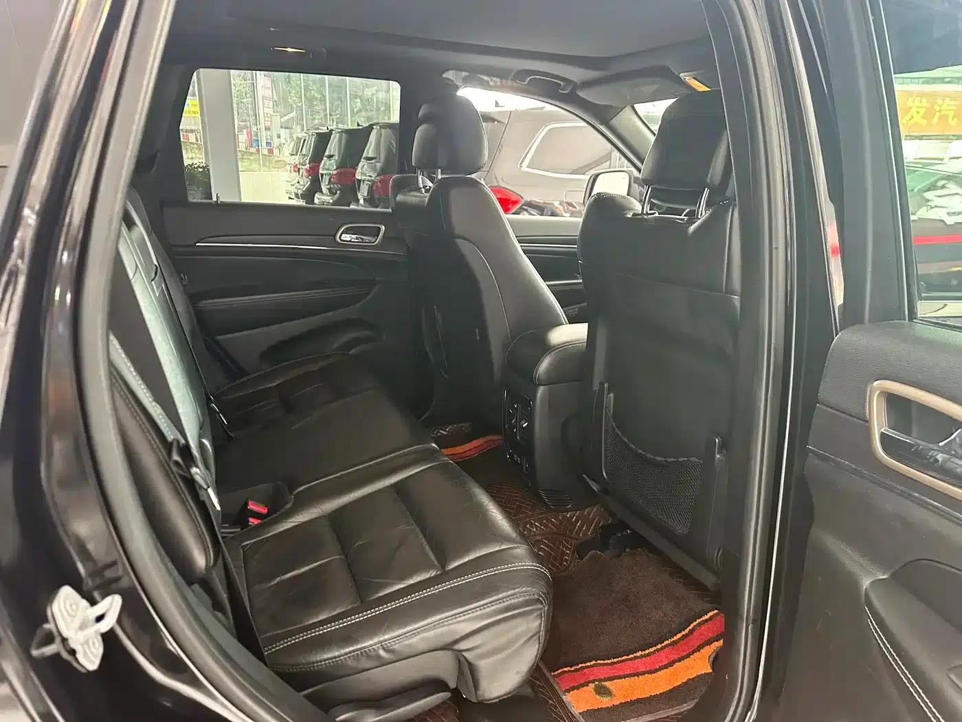 2015 Jeep Grand Cherokee (Imported) 3.0TD Diesel Comfort Navigation Edition — миниатюра 8