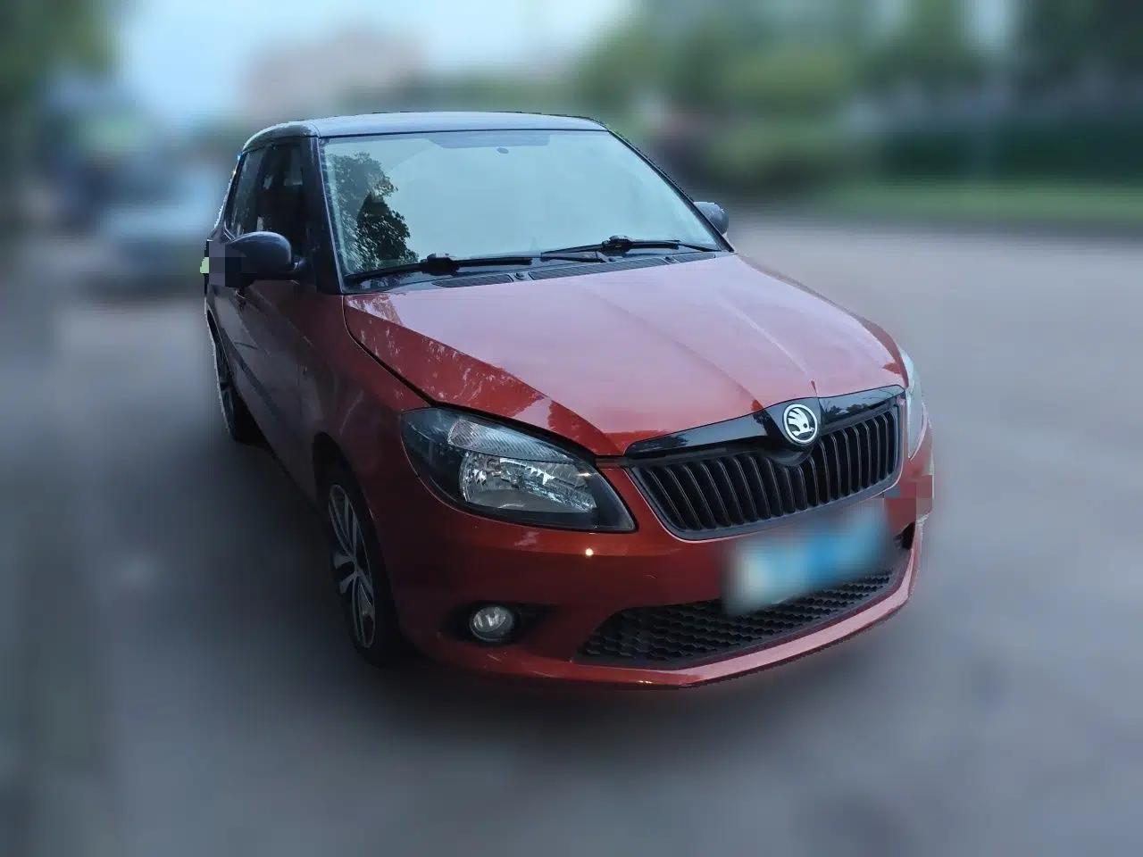 Skoda Fabia 2014 1.6L Automatic Sport Edition — миниатюра 3
