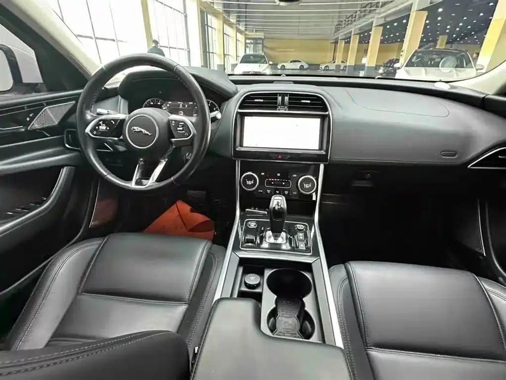 Jaguar XEL 2020 2.0T 200PS S Progressive Elegance Edition — миниатюра 4