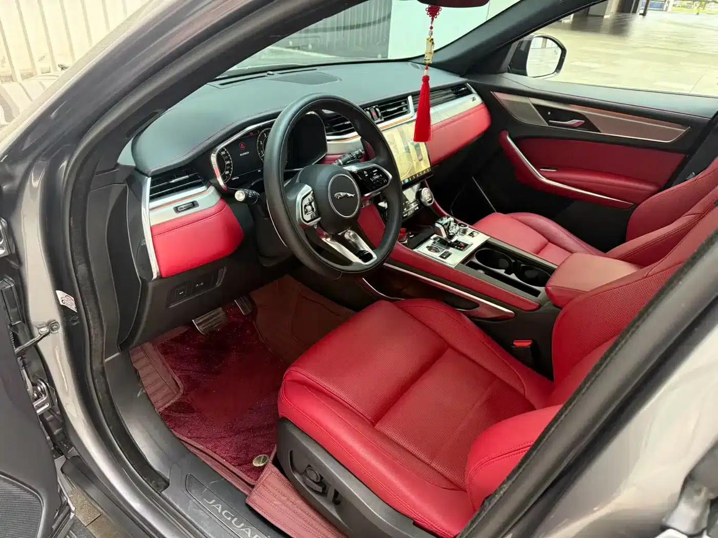 2024 Jaguar F-PACE P250 R-Dynamic SE — миниатюра 4