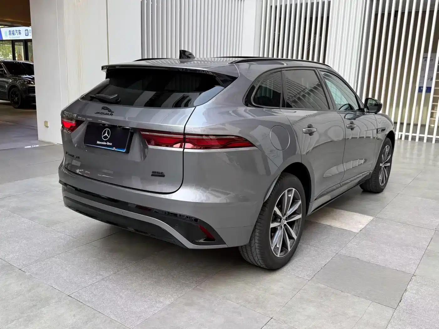2024 Jaguar F-PACE P250 R-Dynamic SE — миниатюра 8