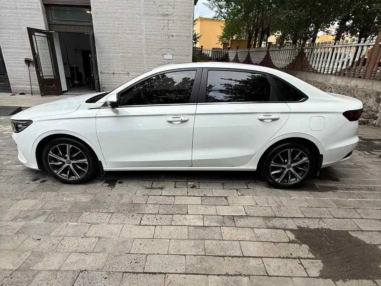 Geely Emgrand 2023 4th Generation Champion Edition 1.5L CVT Premium — миниатюра 4