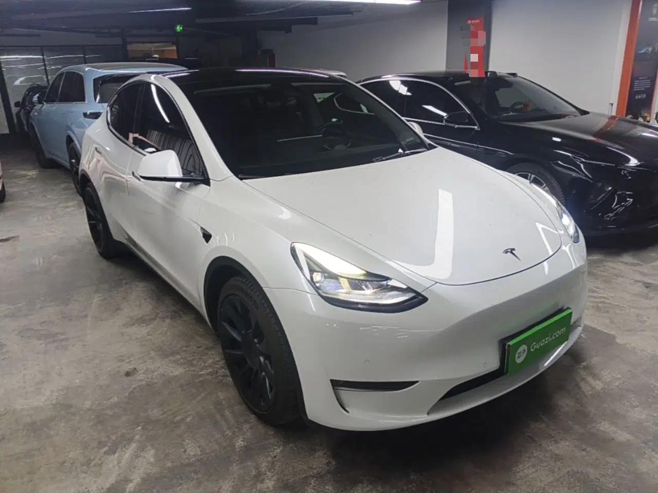 Tesla Model Y 2021 Long-Range All-Wheel-Drive Version — миниатюра 3
