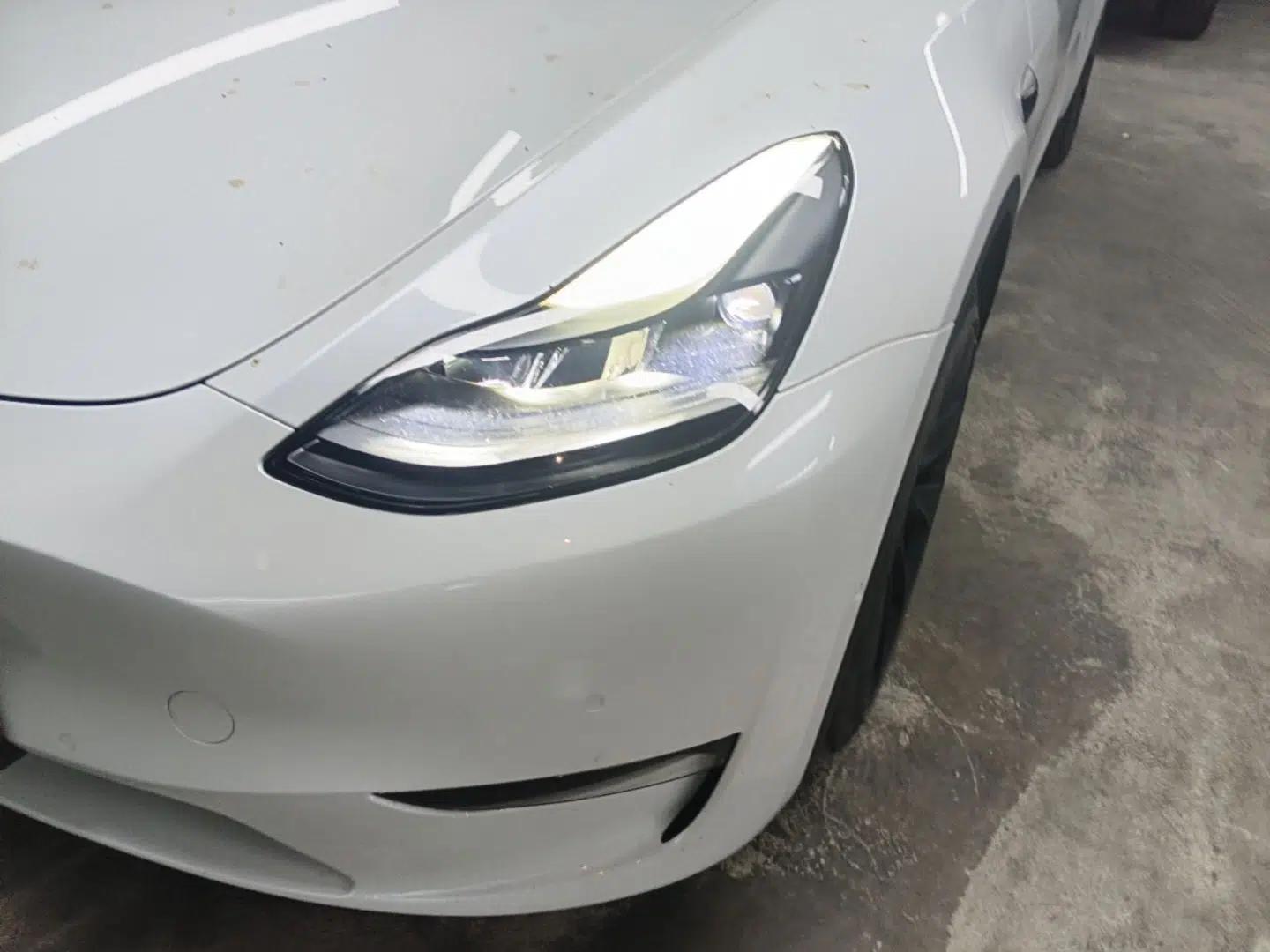 Tesla Model Y 2021 Long-Range All-Wheel-Drive Version — миниатюра 8