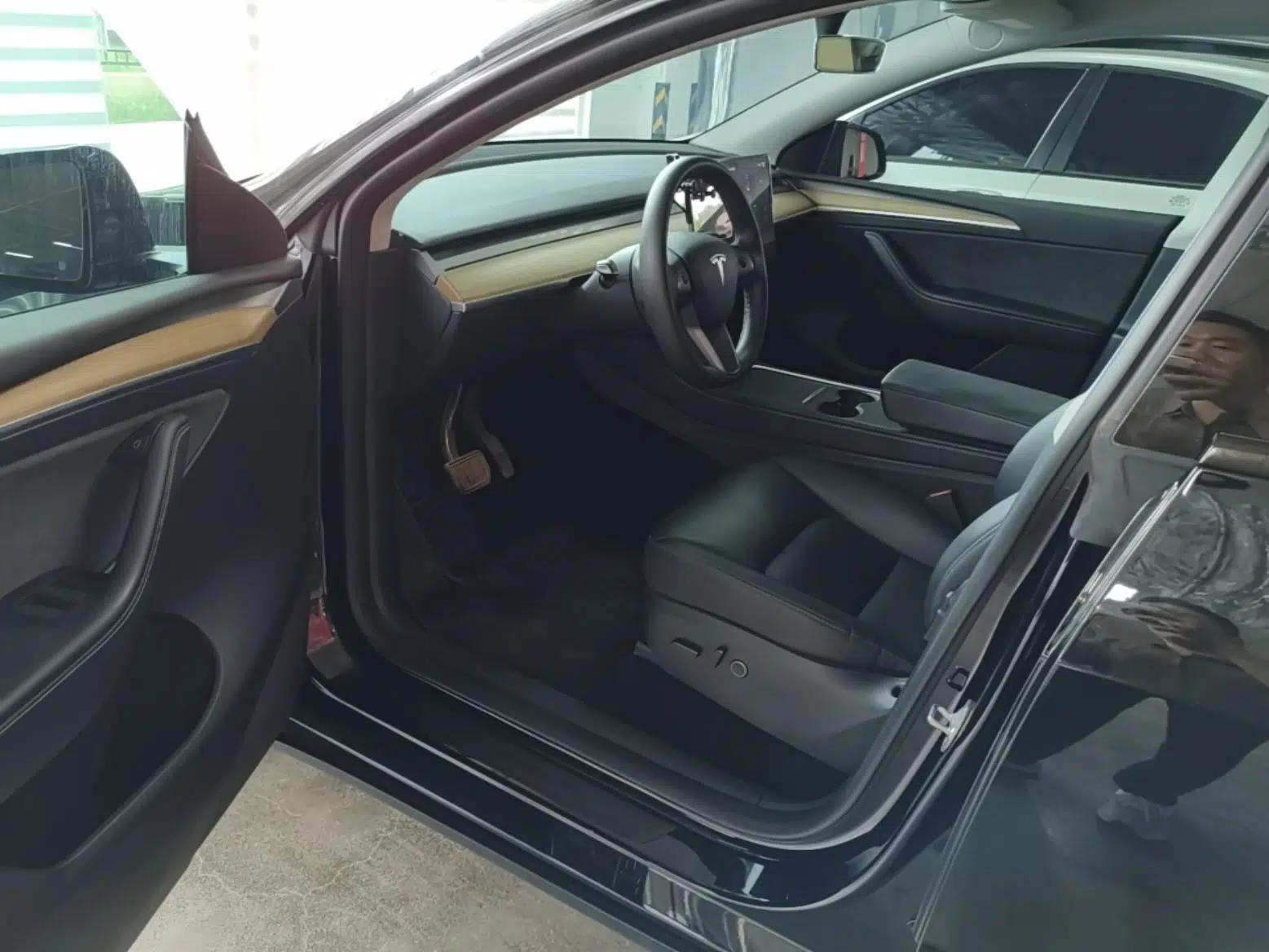 Tesla Model Y 2022 Revised Version Rear-Wheel Drive — миниатюра 18