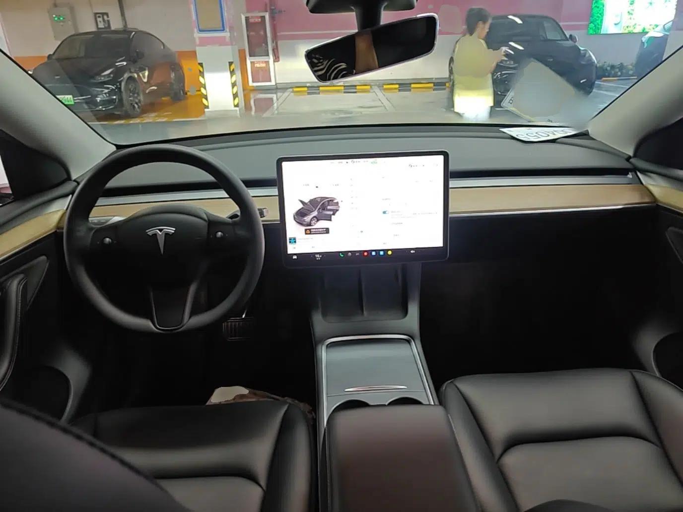 Tesla Model Y 2022 Revised Version Rear-Wheel Drive — миниатюра 12