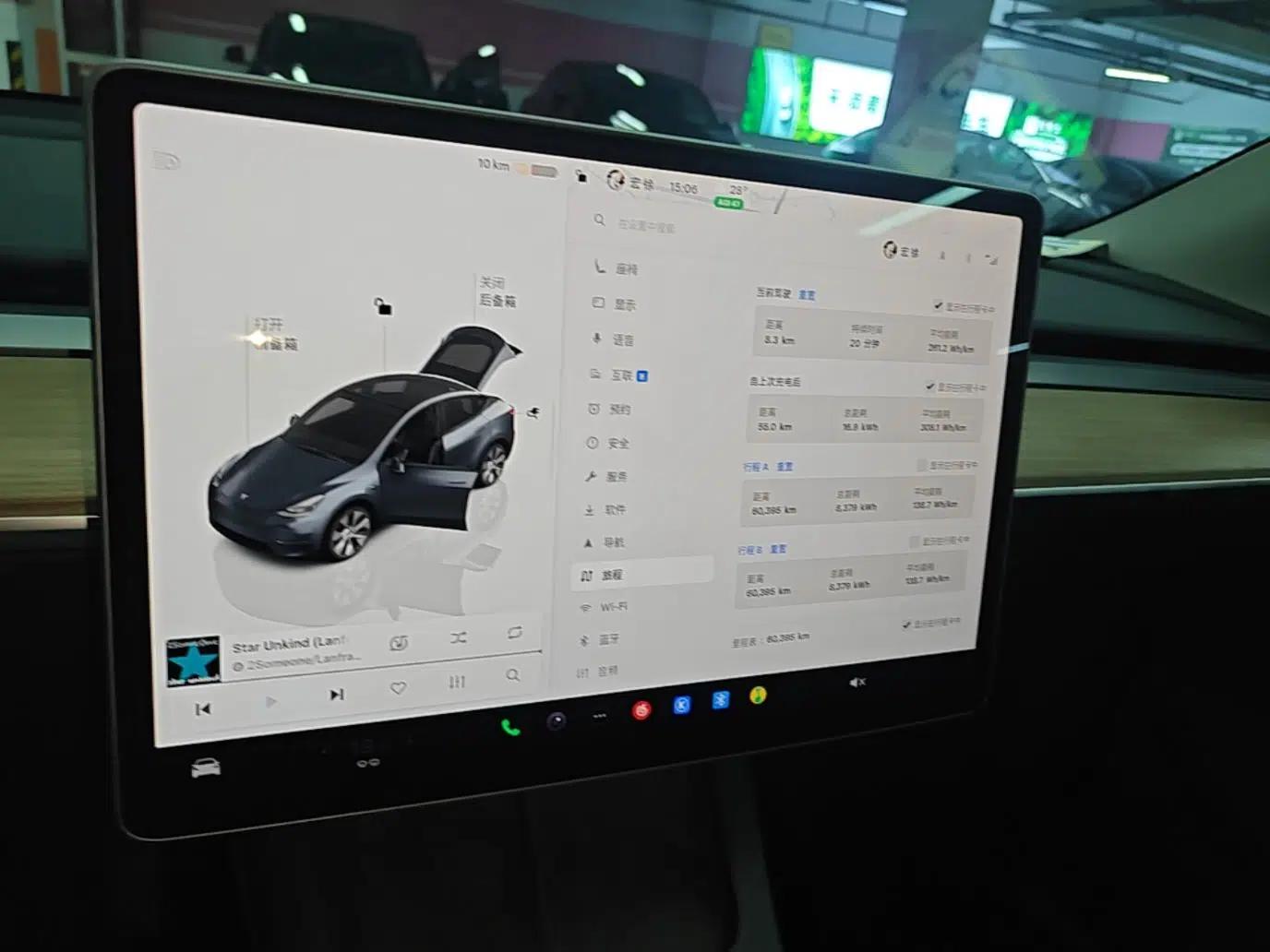Tesla Model Y 2022 Revised Version Rear-Wheel Drive — миниатюра 15