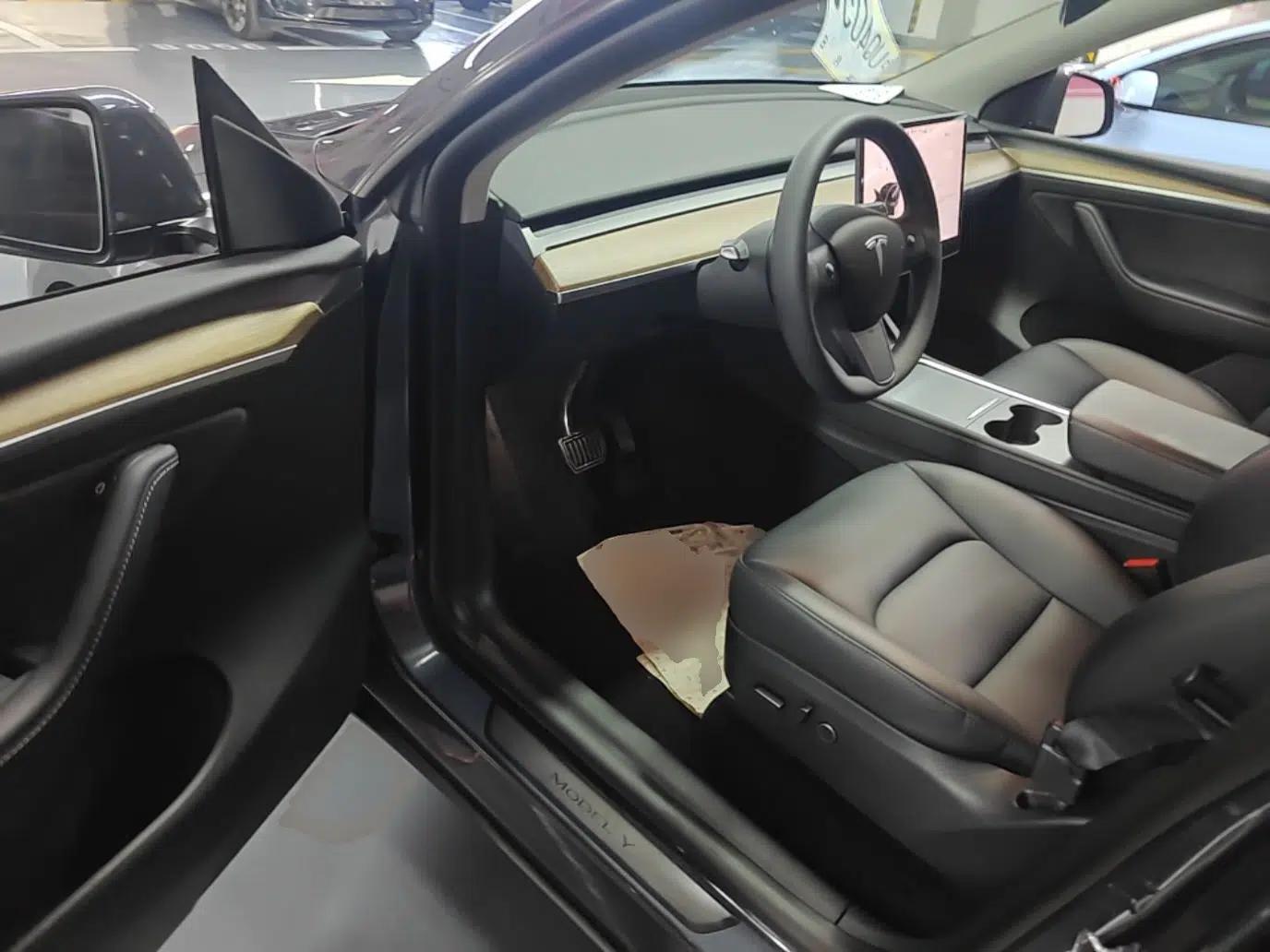 Tesla Model Y 2022 Revised Version Rear-Wheel Drive — миниатюра 18