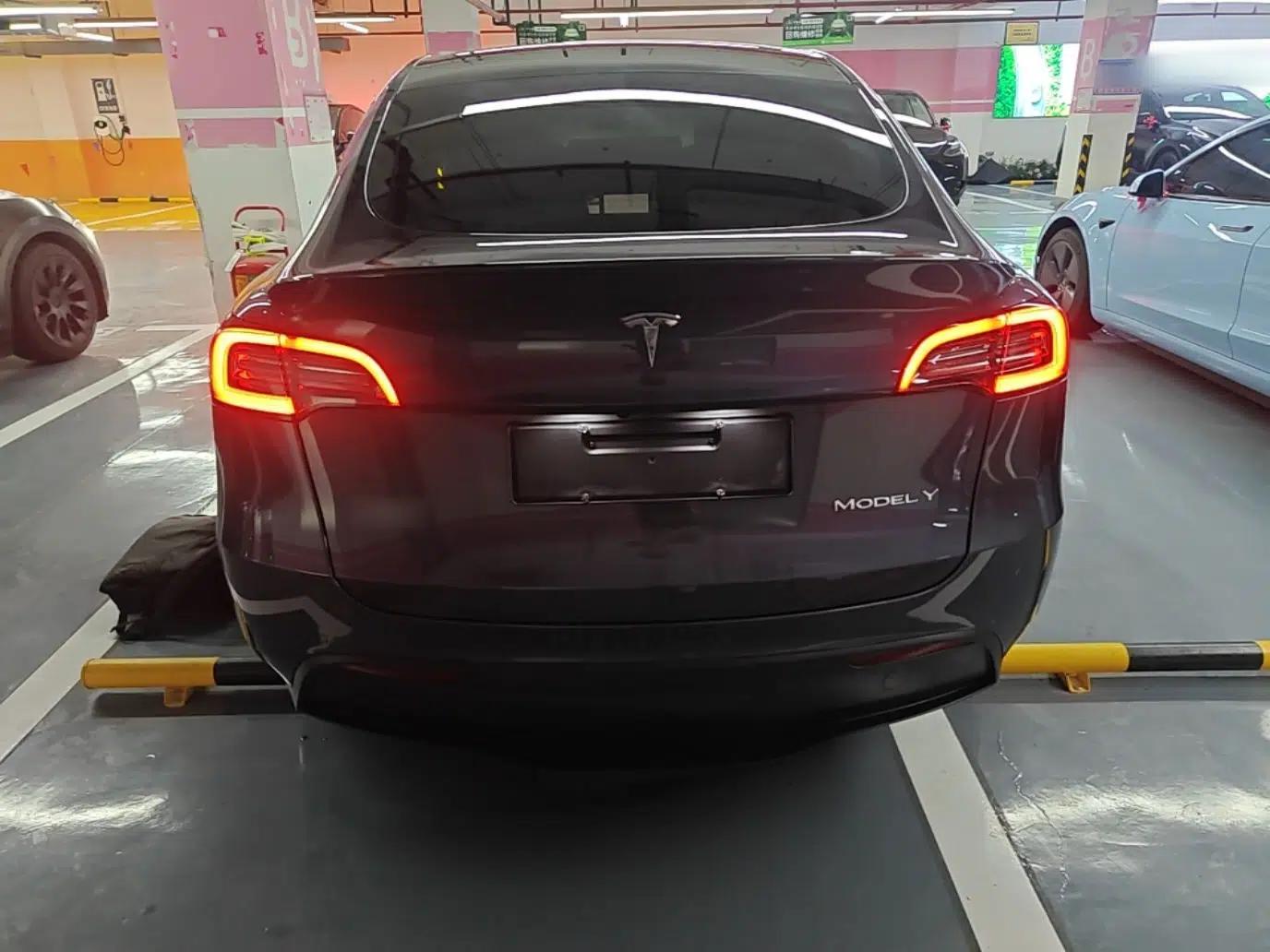 Tesla Model Y 2022 Revised Version Rear-Wheel Drive — миниатюра 5