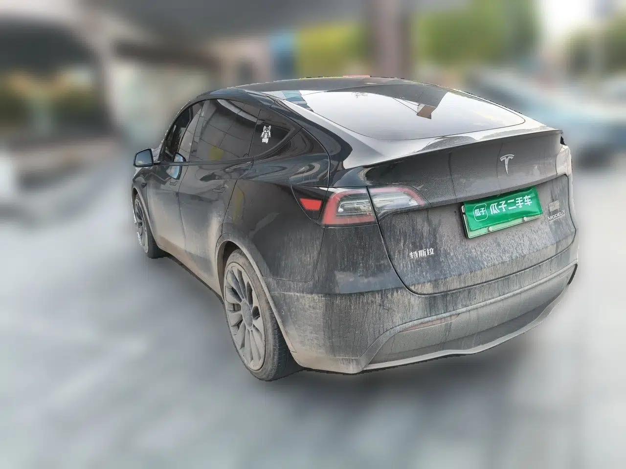 Tesla Model Y 2023 High-Performance All-Wheel-Drive Version — миниатюра 4