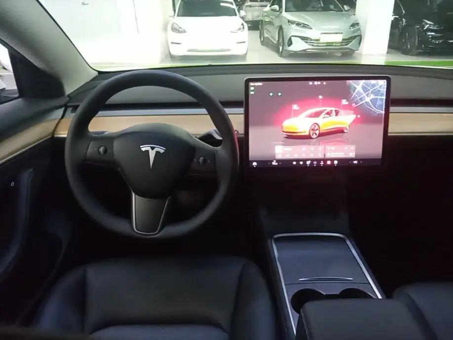 Tesla Model 3 2022 Rear-Wheel-Drive Version — миниатюра 13