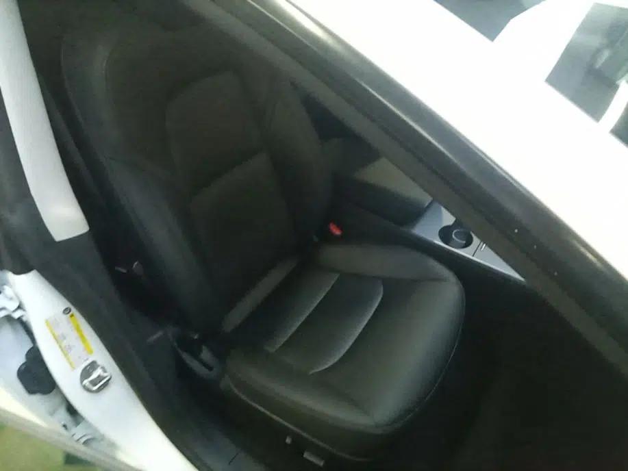 Tesla Model 3 2022 Rear-Wheel-Drive Version — миниатюра 19