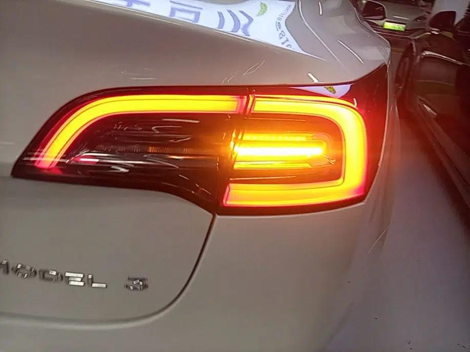 Tesla Model 3 2022 Rear-Wheel-Drive Version — миниатюра 9
