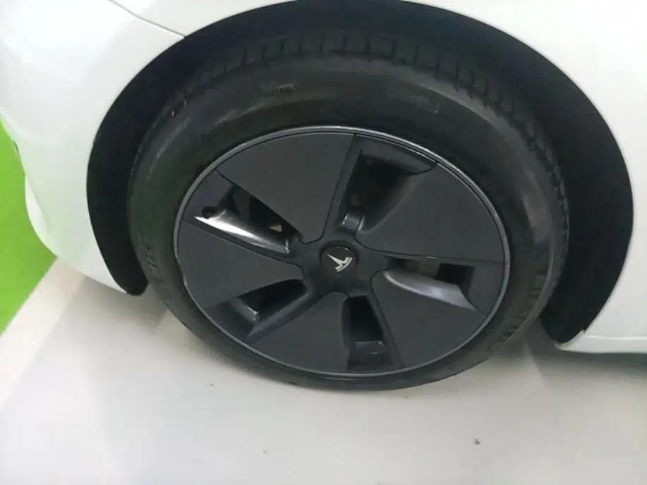 Tesla Model 3 2022 Rear-Wheel-Drive Version — миниатюра 10