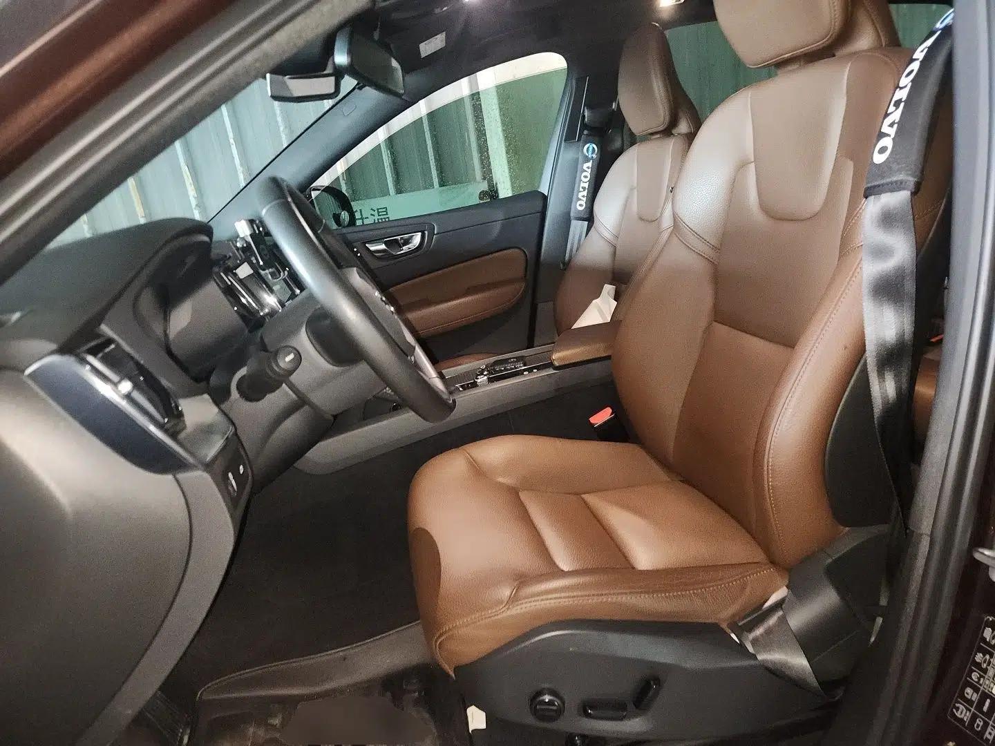 Volvo XC60 2021 T5 4x4 Smart Luxury Edition — миниатюра 12