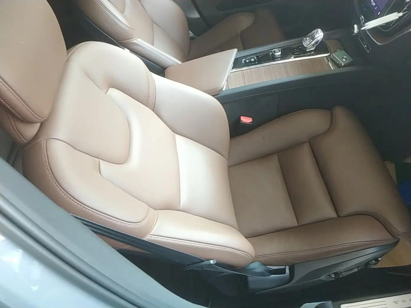Volvo XC60 2023 B5 4x4 Smart Luxury Edition — миниатюра 19