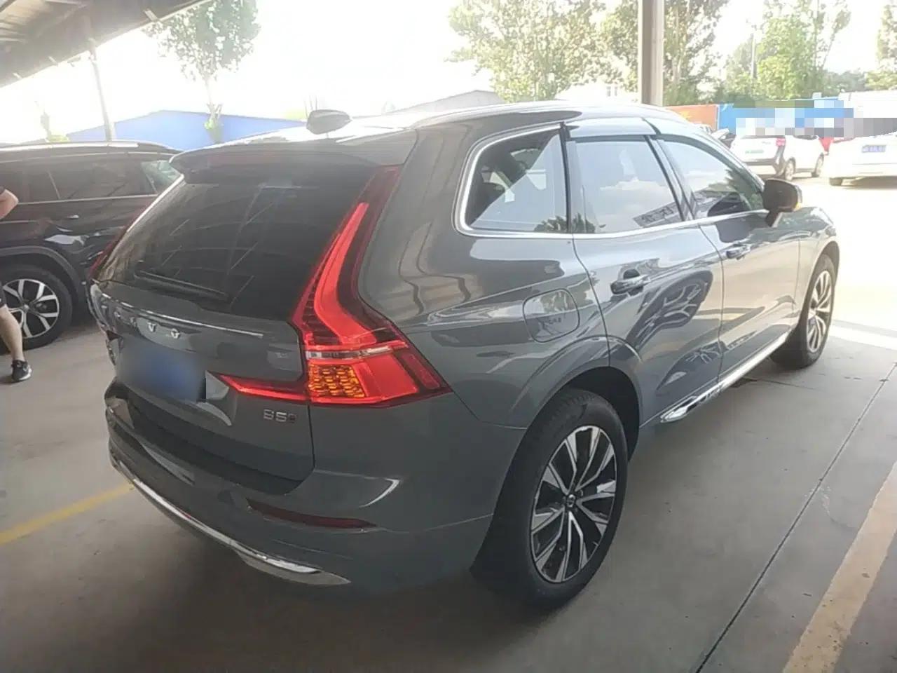 Volvo XC60 2023 B5 4x4 Smart Luxury Edition — миниатюра 6