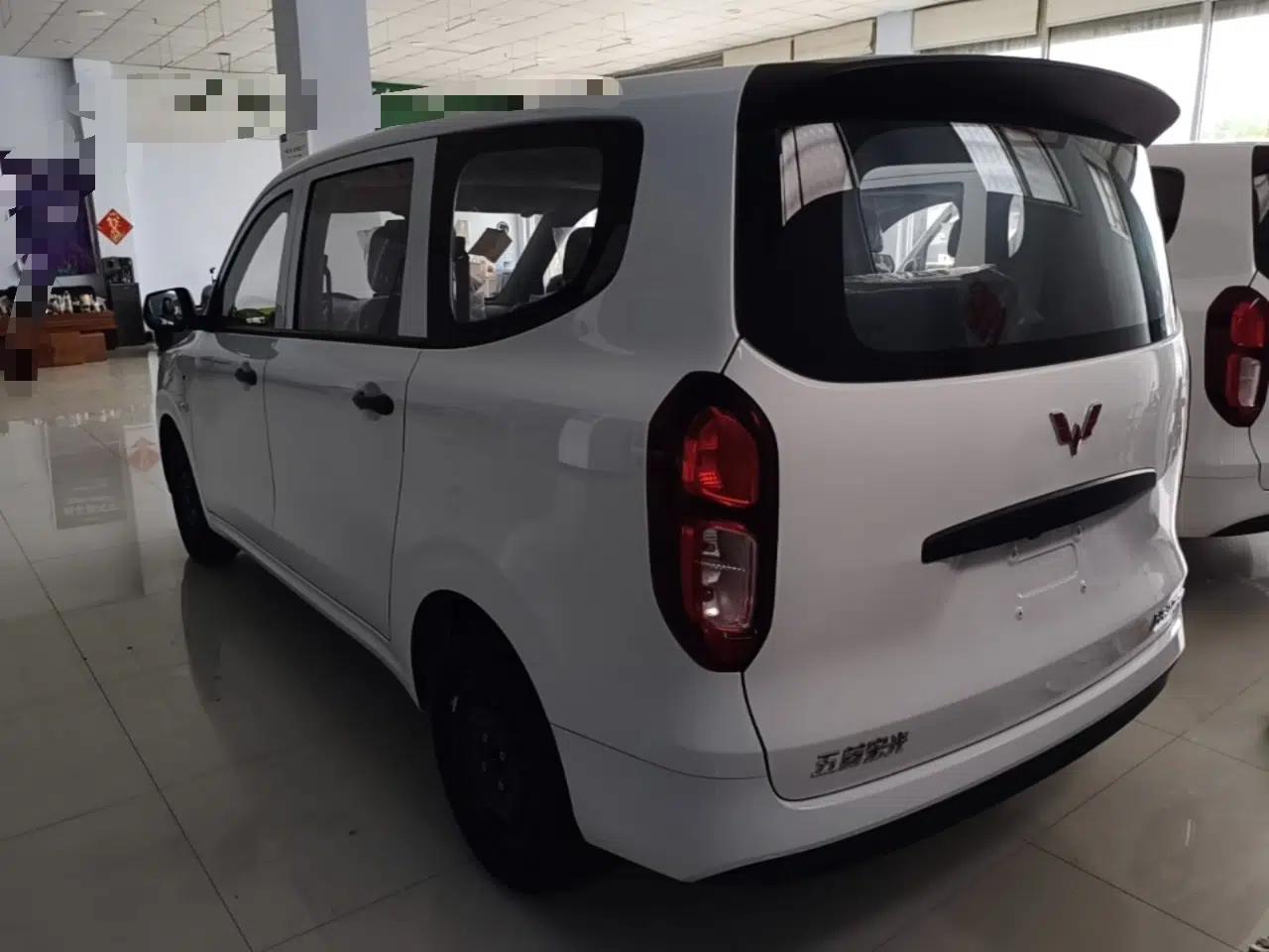 Wuling Hongguang New Energy 2024 All-Electric Model 300KM Standard Version — миниатюра 4