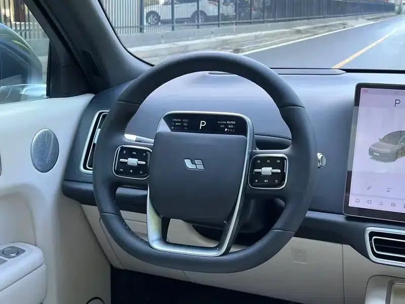 Li Auto L8 2023 Air Edition — миниатюра 10