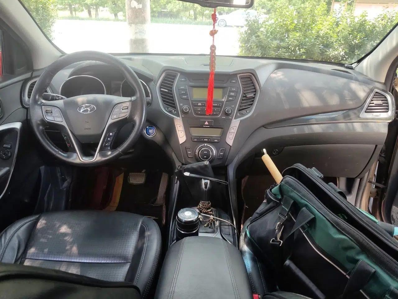 Hyundai Santa Fe 2013 2.4L Automatic Two-Wheel Drive Smart Version — миниатюра 9