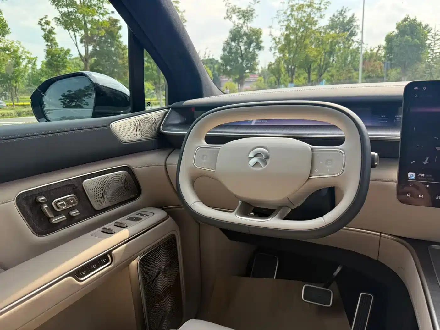 NIO ES9 2026 Model 102kWh Executive Island Signature Edition — миниатюра 18