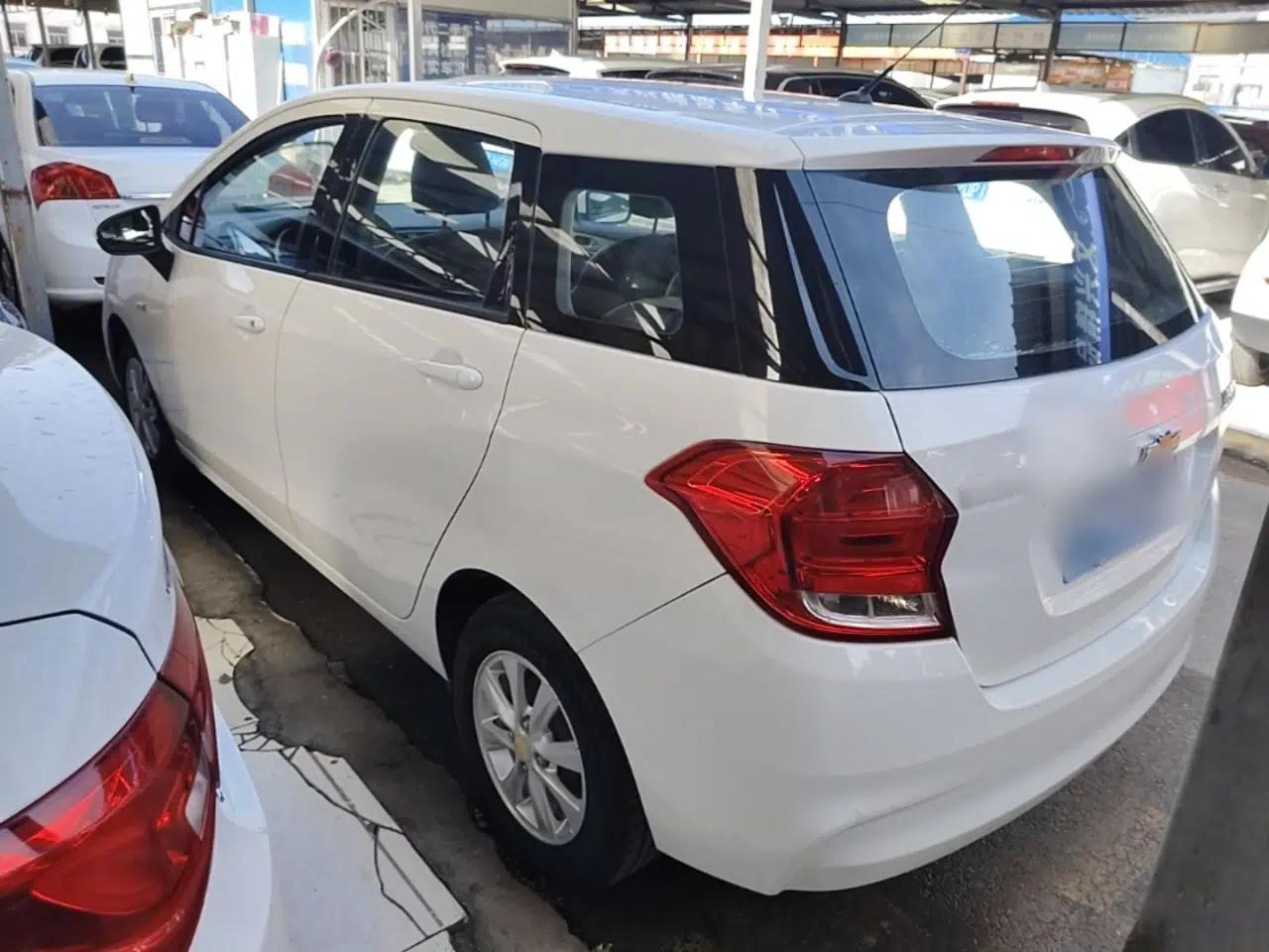 Chevrolet Lova RV 2016 1.5L Automatic Comfort Edition — миниатюра 4