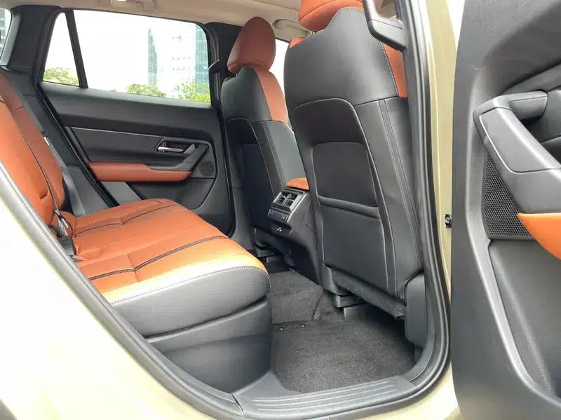 Mazda CX-50 2023 2.5L Automatic Premium Edition — миниатюра 22