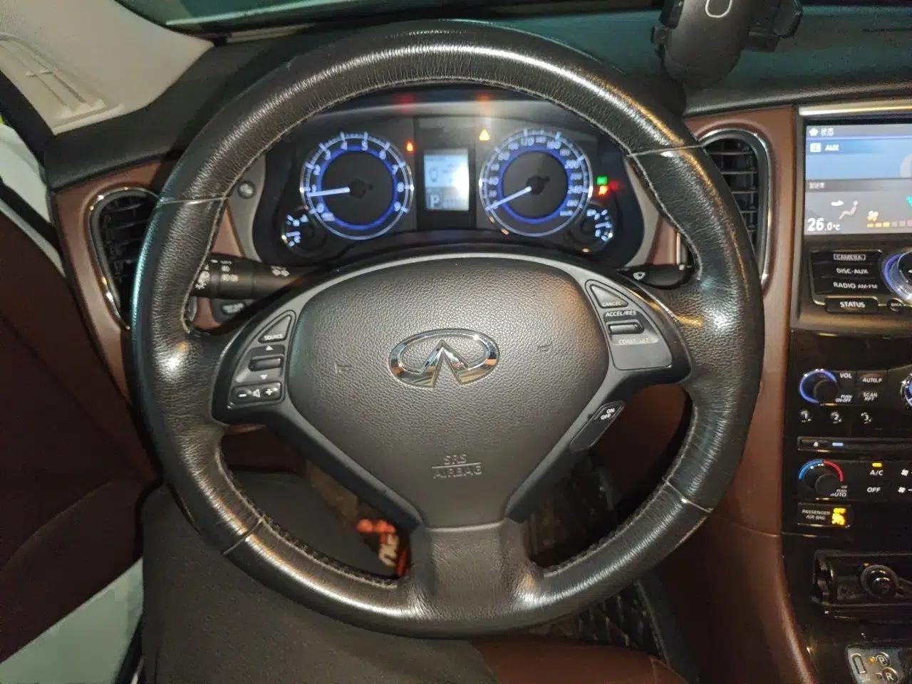 Infiniti QX50 2013 2.5L Two-Wheel-Drive Elegant Edition — миниатюра 10