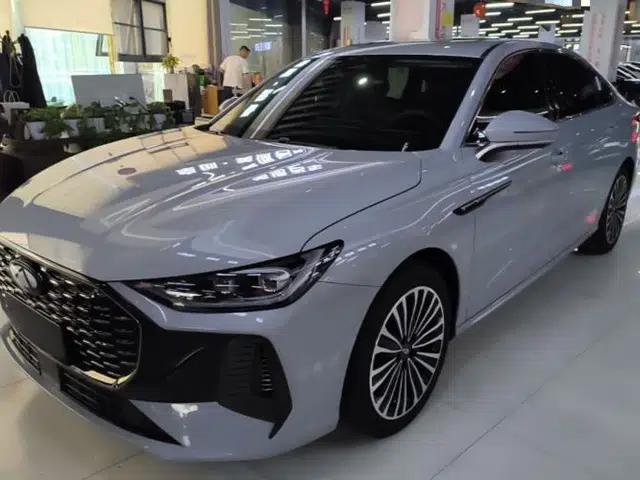 Chery Fengyun A8L 2025 1.5 TGDI 145 km Luxury Version