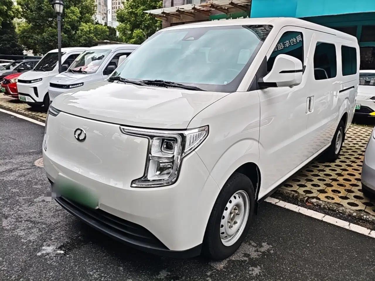 Ruichi R5 2025 Model Passenger Vehicle Smart Driving Ultra-Charging Edition, Pioneer Type I — миниатюра 1
