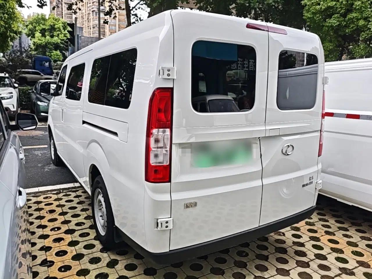 Ruichi R5 2025 Model Passenger Vehicle Smart Driving Ultra-Charging Edition, Pioneer Type I — миниатюра 4