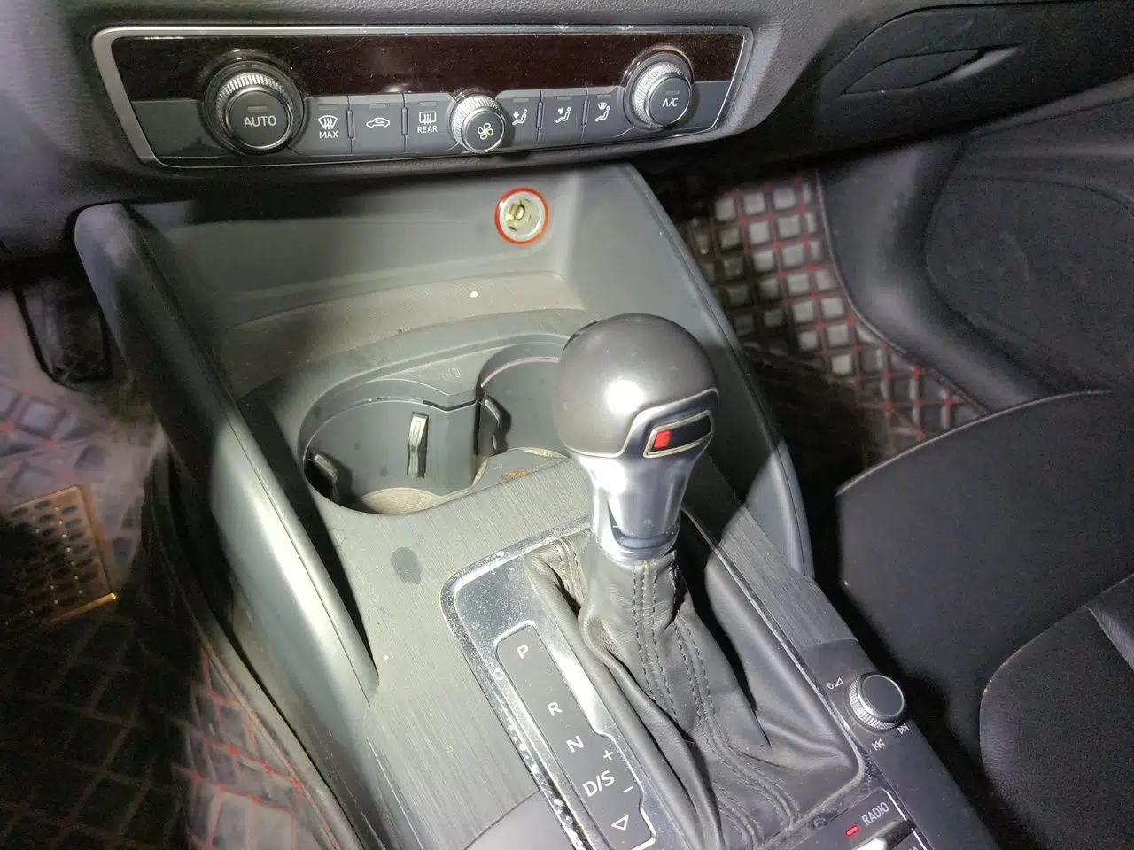 Audi A3 2014 Sportback 35 TFSI Automatic Comfort Model — миниатюра 14