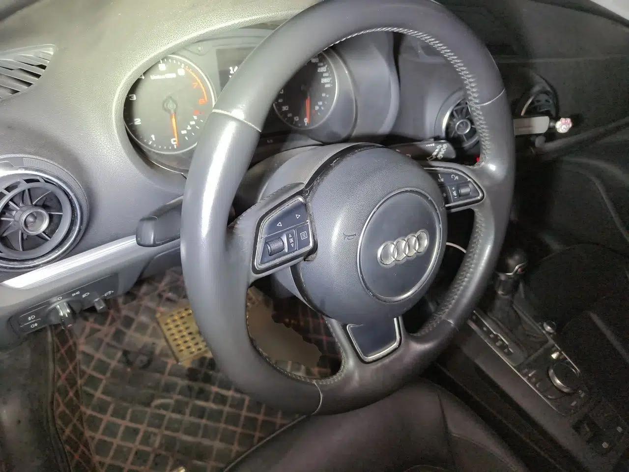 Audi A3 2014 Sportback 35 TFSI Automatic Comfort Model — миниатюра 10