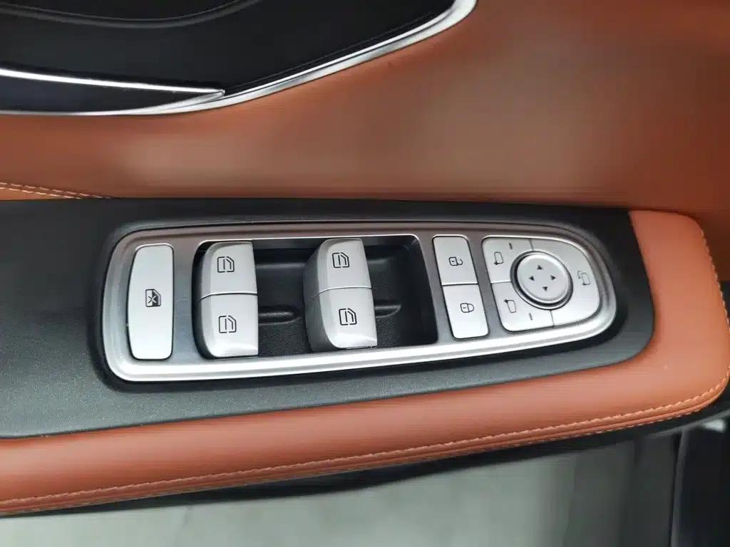 Jetour Mountain & Sea L7 2024 Model 1.5T 120km MAX+ 5-Seater — миниатюра 9