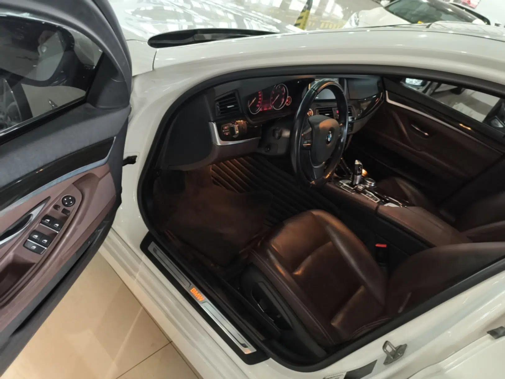 BMW 5 Series 2014 525Li Luxury Design Package — миниатюра 18